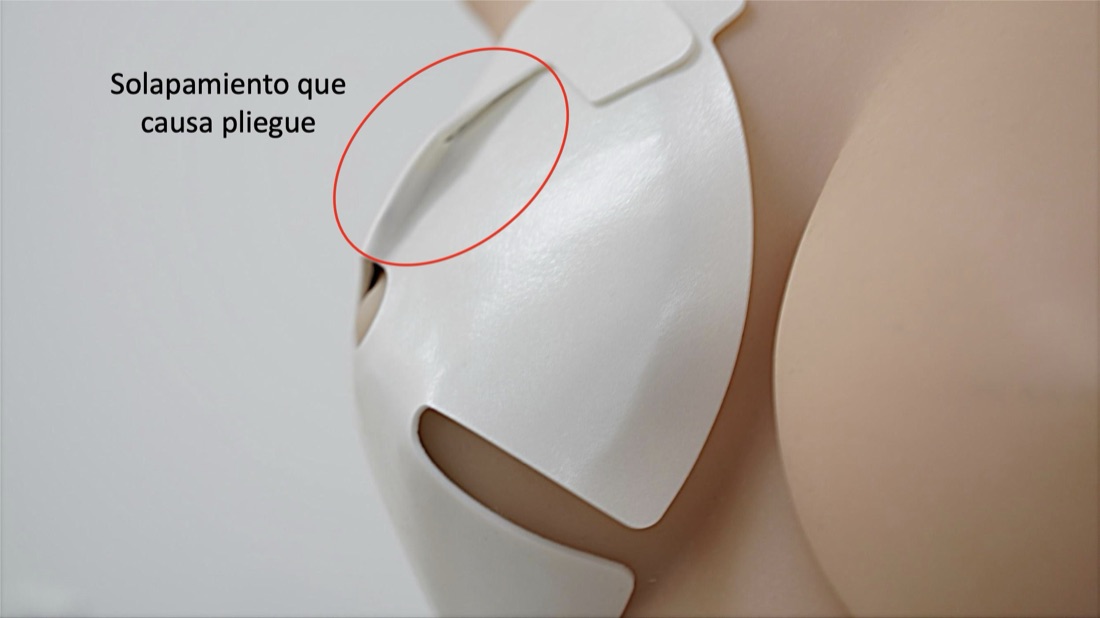 Pétalos del parche solapados formando un pliegue